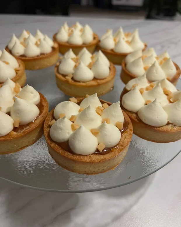 Tarte cu rozete și alune