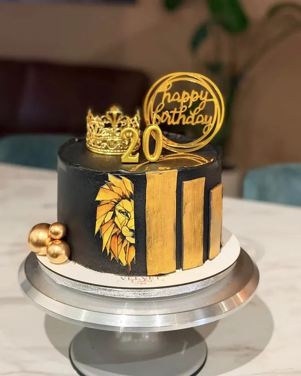 Black and gold for a twentieth birthday