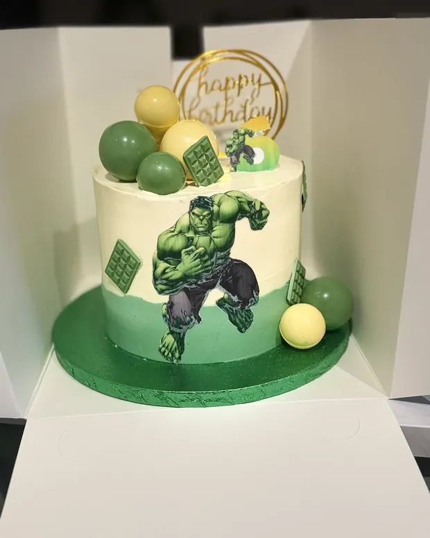 Hulk in green and yellow