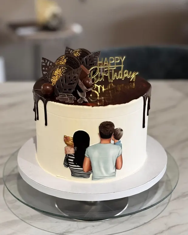 Chocolate drip with a handmade couple
